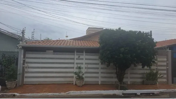 Casa de Condomínio com 5 quartos à Venda, Vila Santa Luzia - Campo Grande