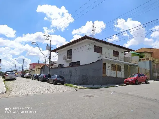 Sobrado de 3 dorm. (1 suíte) - edícula - quintal e garagem - centro - Poá/SP.
