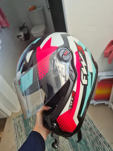 Vendi capacete 