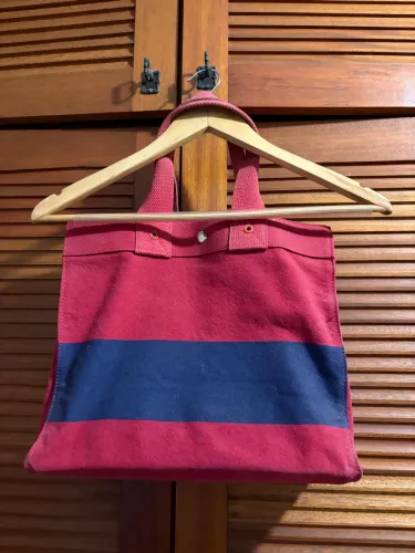 Bolsa quadrada vermelha 