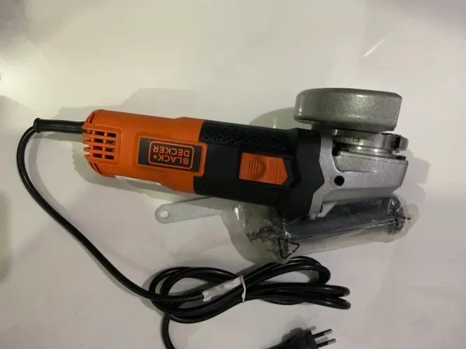 Esmerilhadeira Angular Black+Decker - Completa