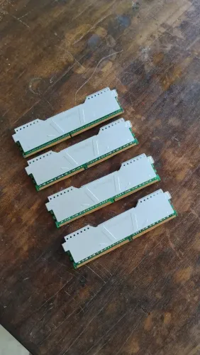 MEMÓRIAS RAM DDR4 64GB (4X16)
