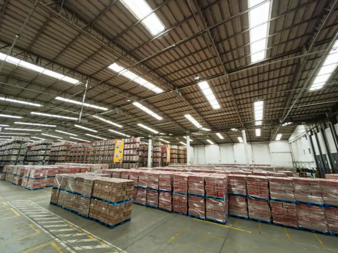 Galpão de 13.639 mil metros fabril trevo Itapevi sp. 25.00 por metro.