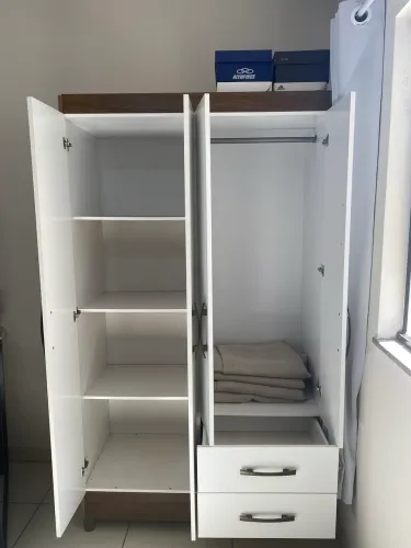 Guarda Roupa 4 portas e 2 gavetas