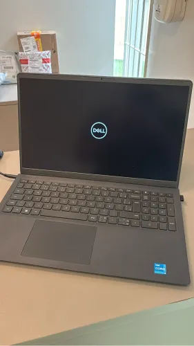 Notebook Dell i3-1215U 8GB RAM SSD 512 GB