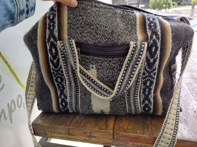 Bolsa 2 em 1 (de lado e de mão) e algodão tecido inca.