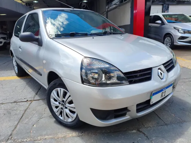 Renault Clio Hi-flex 1.0 16V 3P 2011