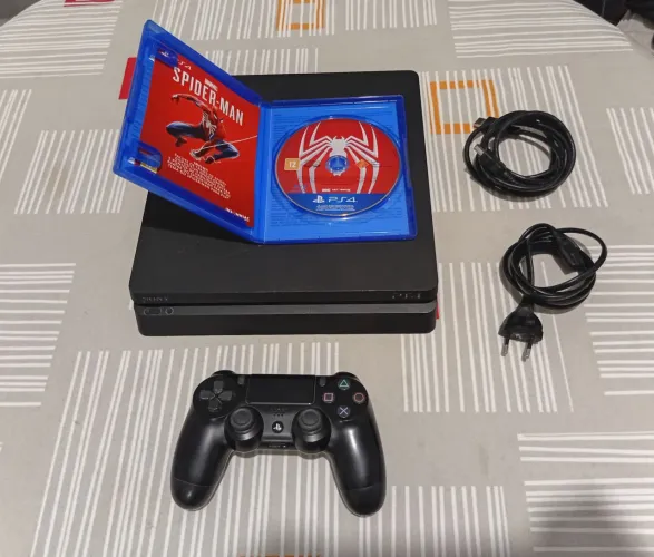 Play Station 4 + Marvel Spider Man