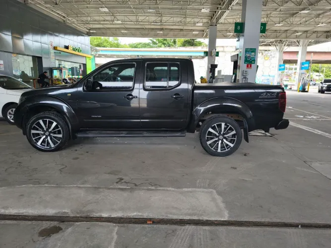 Nissan Frontier Se/se Strik CD 4X4 2.5 TB Dies. 2012