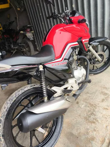 Moto Titan 160 super conservada