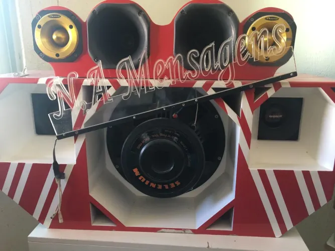 Som automotivo