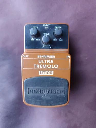 Behringer UT100 Ultra Tremolo