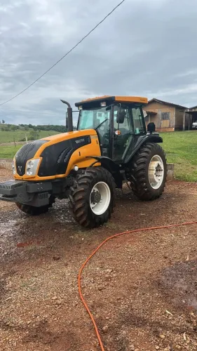 Vendo Valtra BM125i + Pulverizador Jacto Advance 2000 AM18