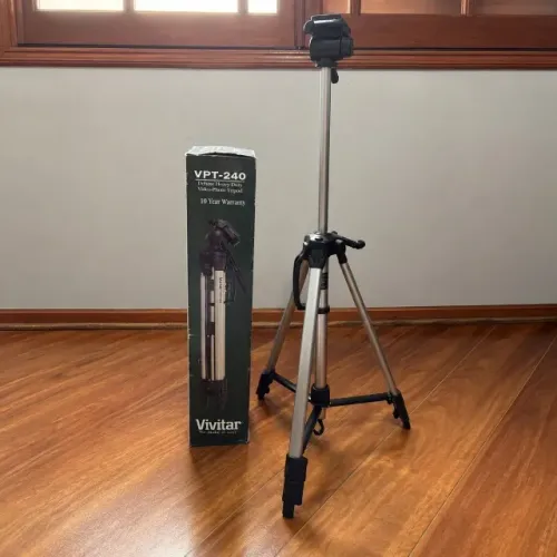 Tripé Vivitar VPT-240 Alumínio Anodizado 1,45m Rotação 360 Com nível bolha