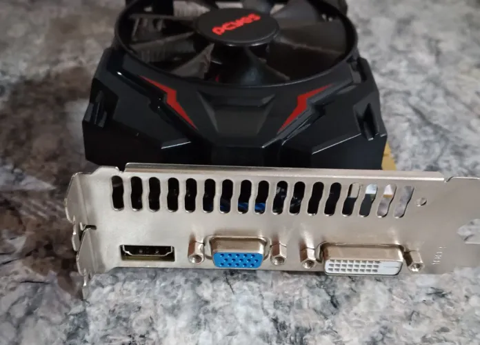 Placa de vídeo R7 240 4gb GDDR5