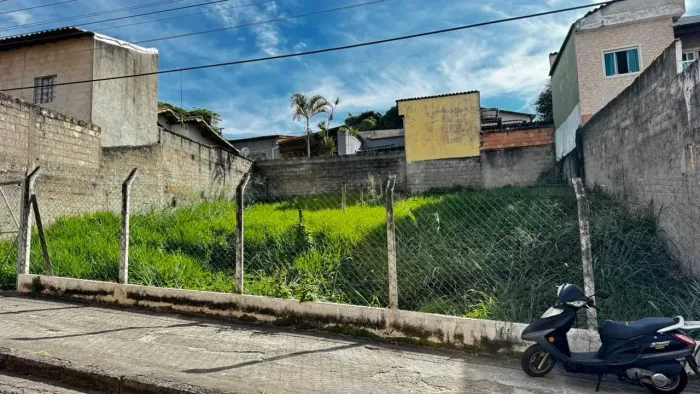 Lote para venda com 333m² no bairro São João Batista em BH