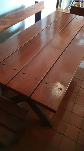 Mesa madeira cm banco e cadeiras