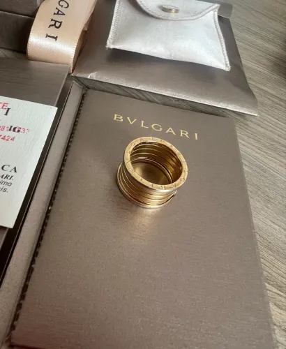 Bvlgari Anel B.zero1 de 4 aros em ouro amarelo 18K.