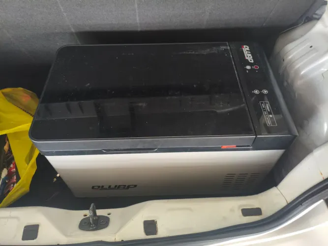 Geladeira portatil 12v para carro 20L.