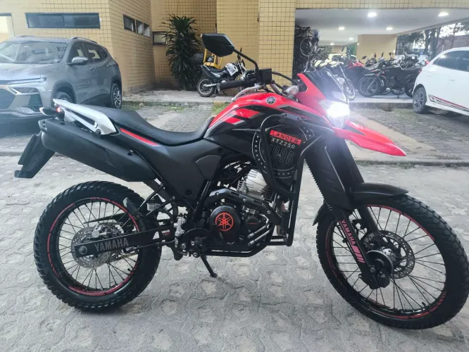 Yamaha XTZ 250 Lander BlueFlex/ABS 2024 muito nova