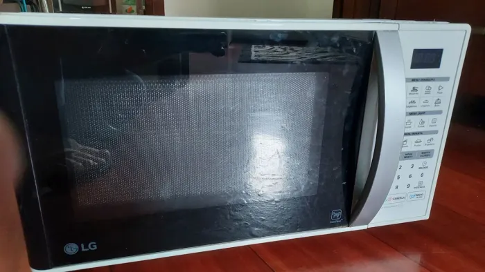 Micro ondas LG MS3042B.FW1FLGZ