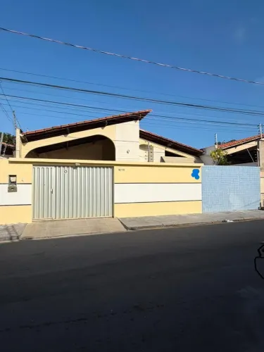ALUGO CASA AMPLA NO VINHAIS