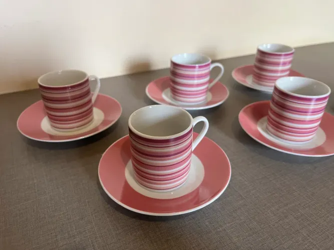 Conjunto de 6 xícaras com pires para café em porcelana