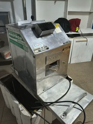 Máquina Moenda Caldo de Cana Maqtron Master Plus 2000
