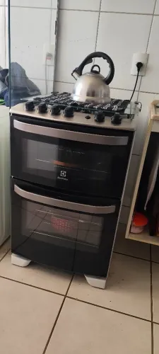 ? Fogão de Piso Electrolux 56DBA - 4 Bocas com Duplo Forno