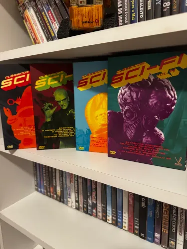 Coleção Versátil Clássicos Sci-fi, volumes 1 a 4, CIB - 24 filmes