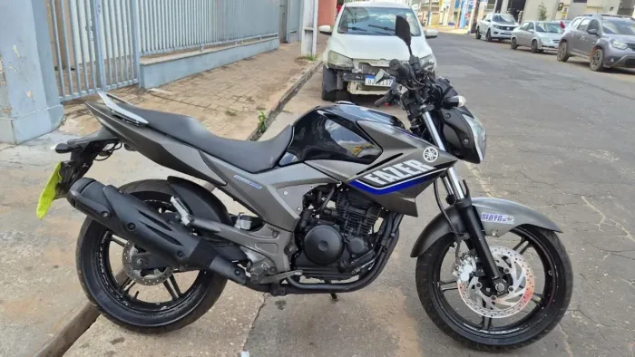 Yamaha YS 250 Fazer/ Fazer L. Edition /blueflex 2015