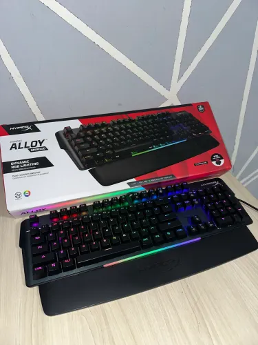 Teclado Mecânico Gamer HyperX Alloy MKW100 - RGB, Switch Red, Full Size, US, Preto