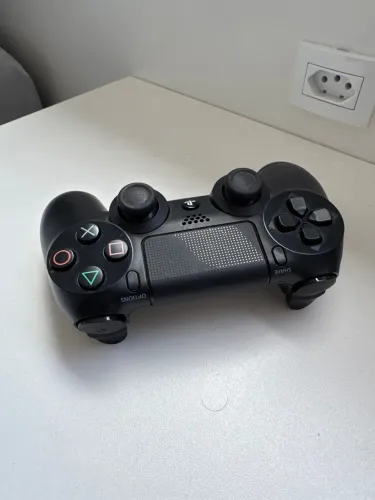 Controle PS4 com defeito