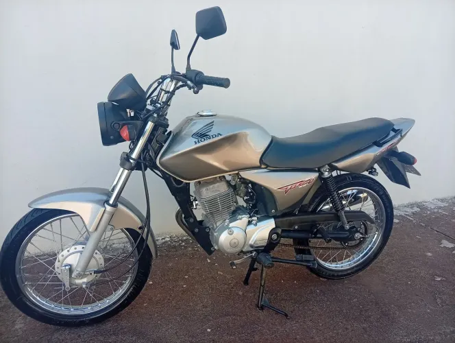 CG 150 KS 2008 com manual e chave reserva