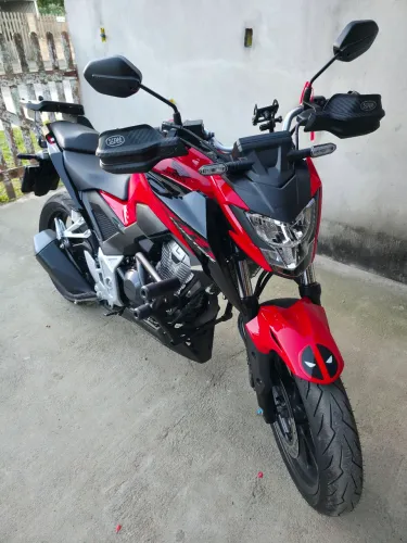 CB 300F TWISTER HONDA - PRATICAMENTE NOVA!