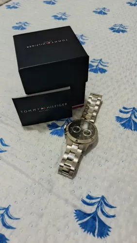 TOMMY HILFIGER WATCHES - ELEGÂNCIA, PRESENÇA E SOFISTICAÇÃO