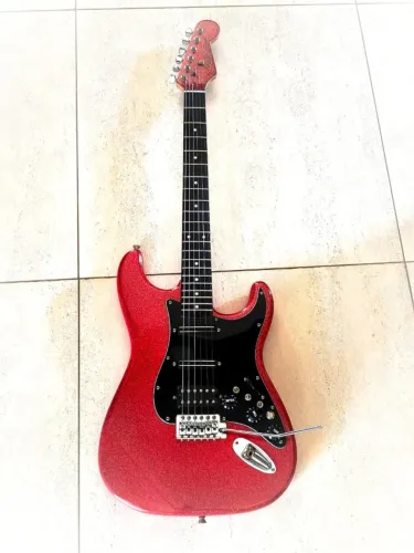 Vendo Guitarra Tipo Strato Pintura Flake Brilho