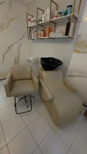 Lavatório e cadeira cabeleireira 