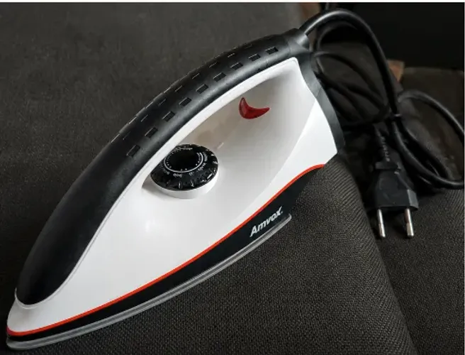 Ferro de Passar Amvox 1250W 220V - R$ 60