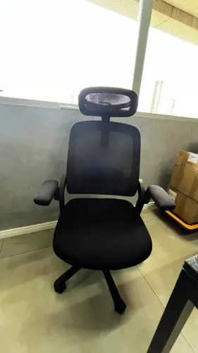 Cadeira de escritório giratória
