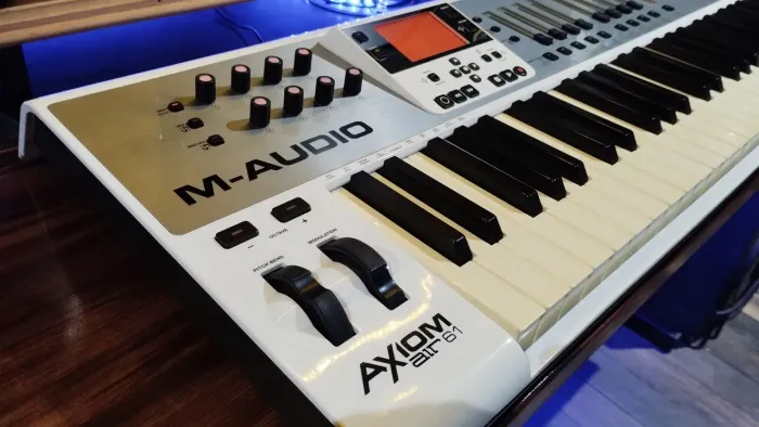 Teclado Controlador M Áudio Axiom Air 61