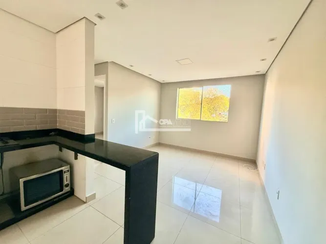 Apartamento à Venda no Bairro Santa Ampelia, 2 Quartos com 1 Vaga