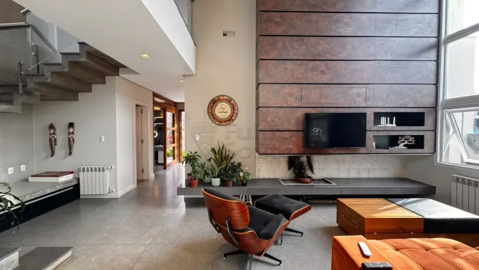 Uma residência de alto padrão fundo lago, onde arquitetura, tecnologia e conforto foram pe