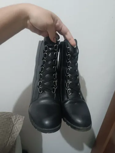 BOTA DE COURO CONSTANCE N37