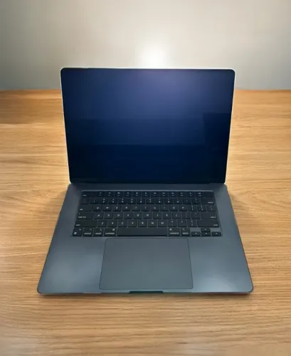 MacBook Air M2 15,3 polegadas 16GB RAM, 512GB