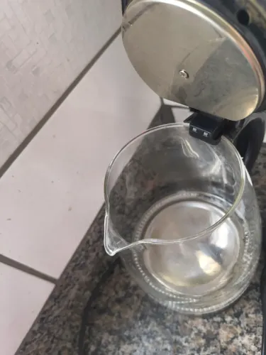 Chaleira elétrica de vidro