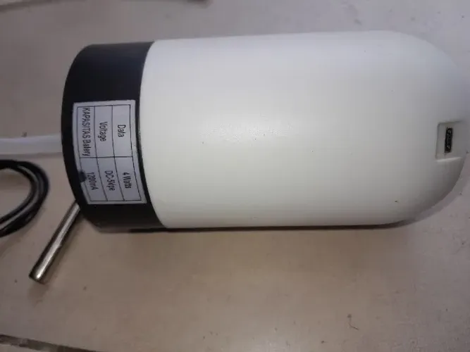 DUAS BOMBAS ELÉTRICAS PARA GARRAFOES DE AGUA