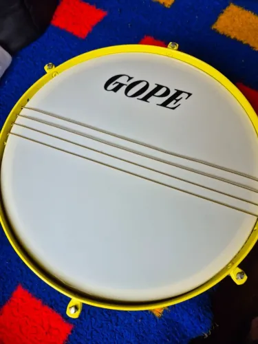 Caixa GOPE (malacaxeta) + par de baquetas + Estojo para o instrumento