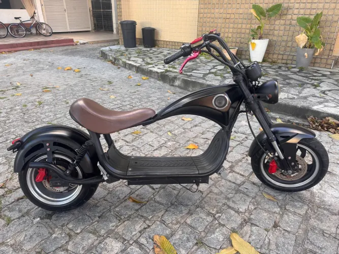 Scooter elétrica estilo Harley