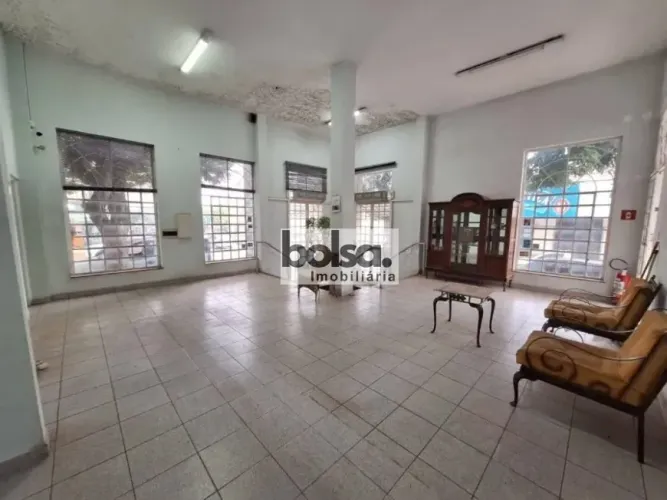 PRÉDIO COMERCIAL NO CENTRO ! !